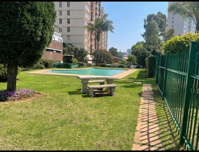 2 BEDROOM APARTMENT FOR SALE IN BEDFORD GARDENS